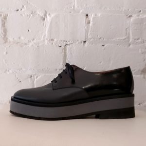Lightweight platform lace-up shoes.