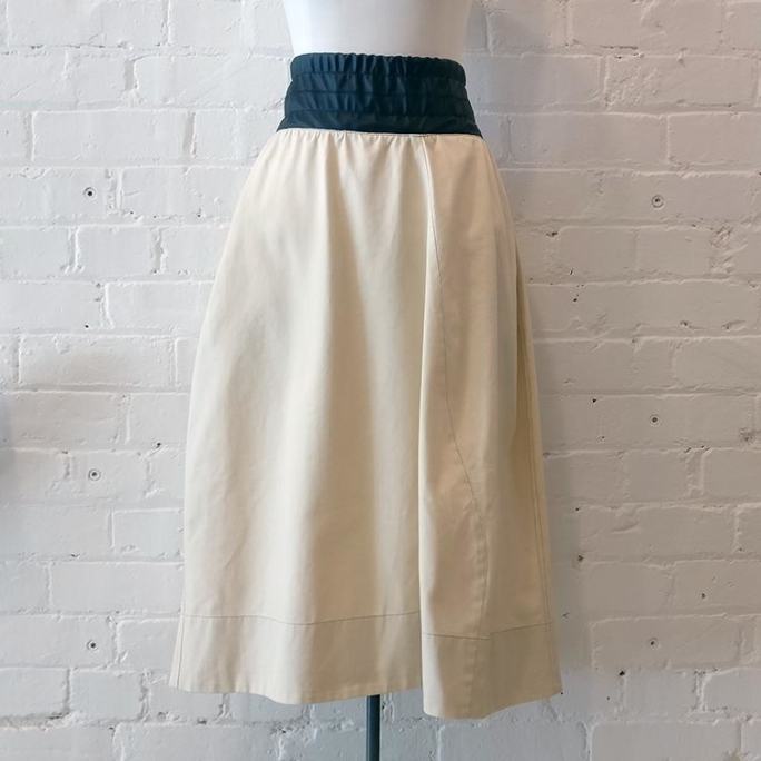 Gathered waist skirt with pockets.