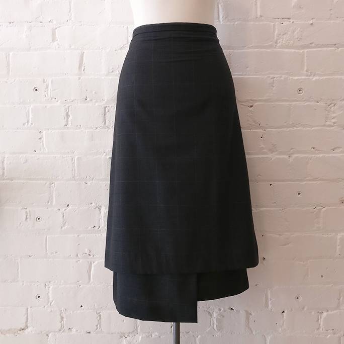 Split-level skirt with drawstring waist, fully lined. 1999 vintage.