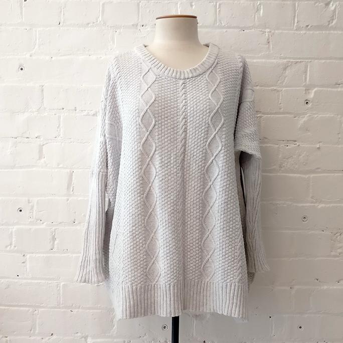 Oversize cable knit cotton top.
