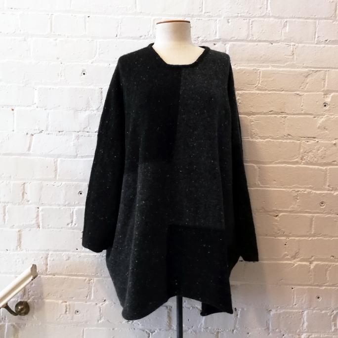 Oversize wool / cashmere top.