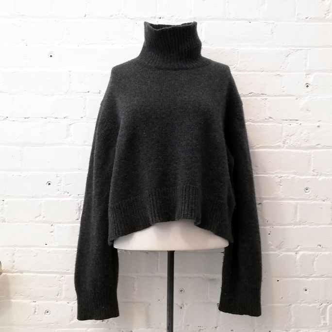 Chunky lambswool crop sweater with polo neck.