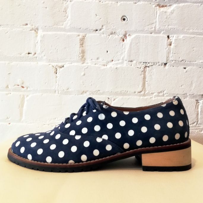 Polka dot nubuck shoe. Looks brand new!