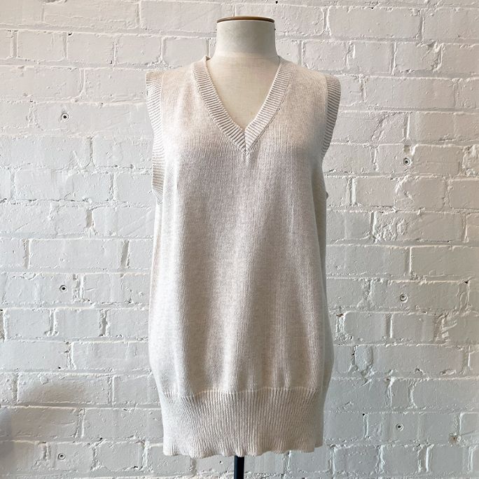 Light cotton long-line vest.