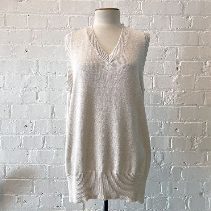 Light cotton long-line vest.