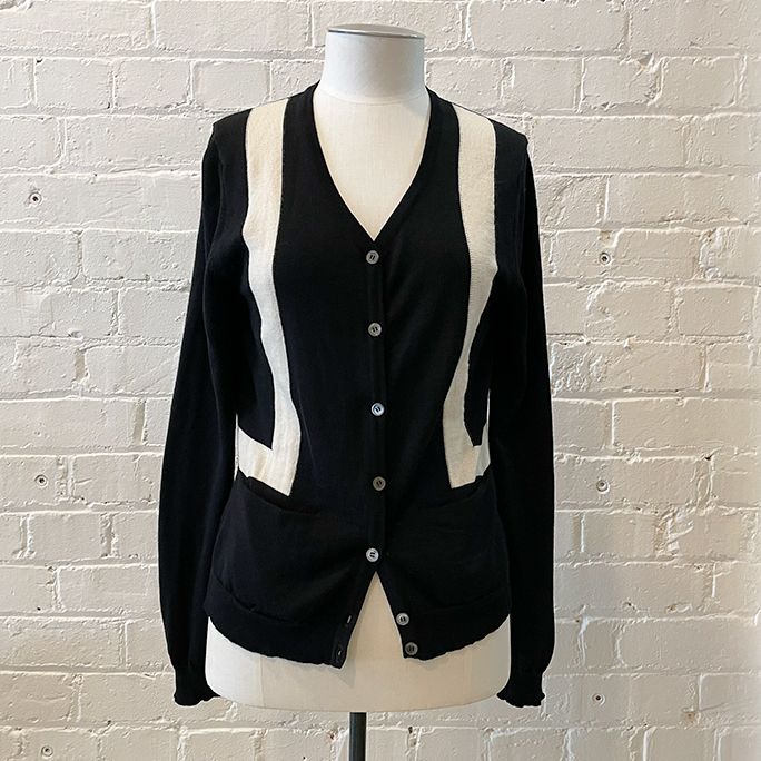 Merino cardigan with pockets.