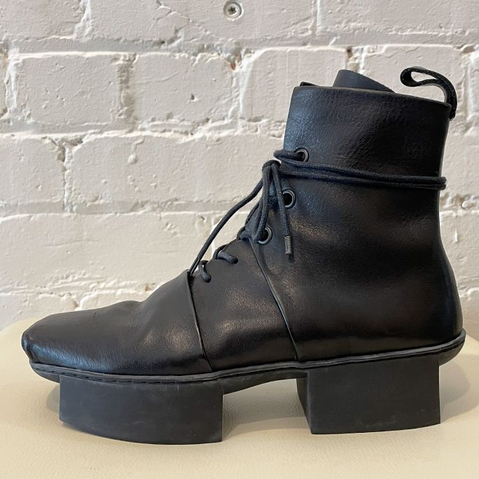 Square toe boot.