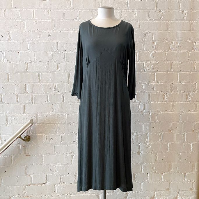 3/4 sleeve vintage-style dress.
