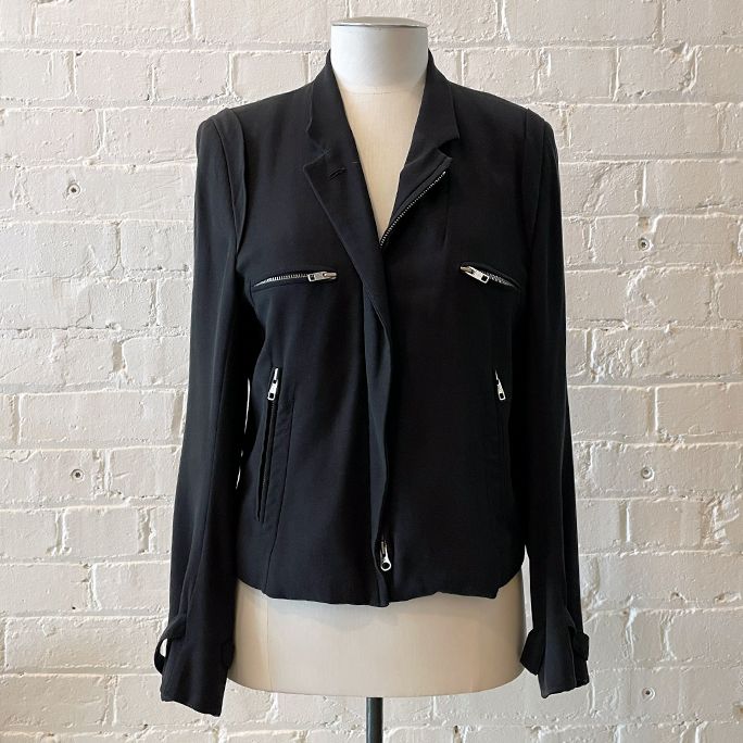 Crop jacket with zips.
