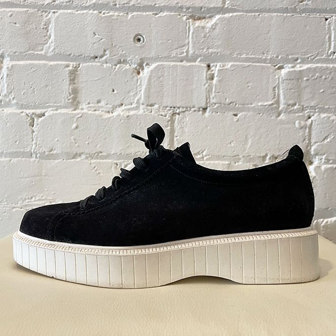 Lightweight platform lace-up.